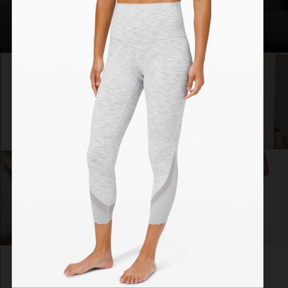 Wunder under scallop Grey and white leggings